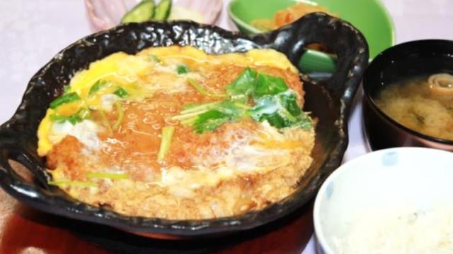 国産豚ロースかつ煮定食